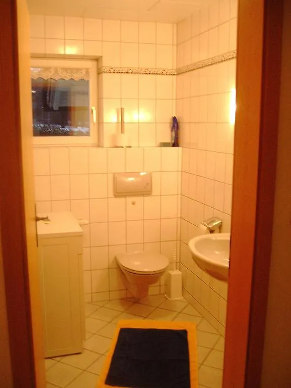 شقة Ferienwohnungen Kramheller تزفيسل